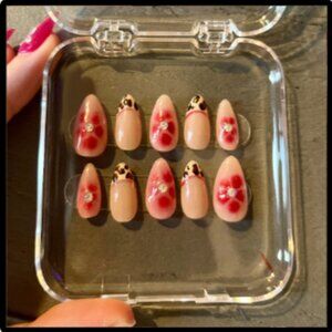 Press on Nails by Maddie